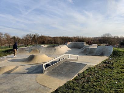 Shefford Skatepark parking