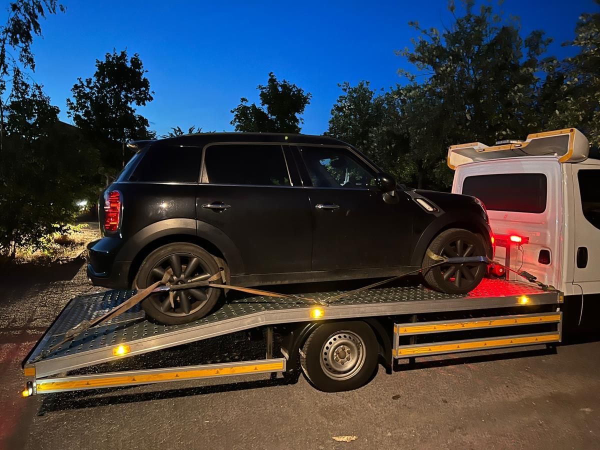 When to Call for a Breakdown Recovery Service: A Source of Relief