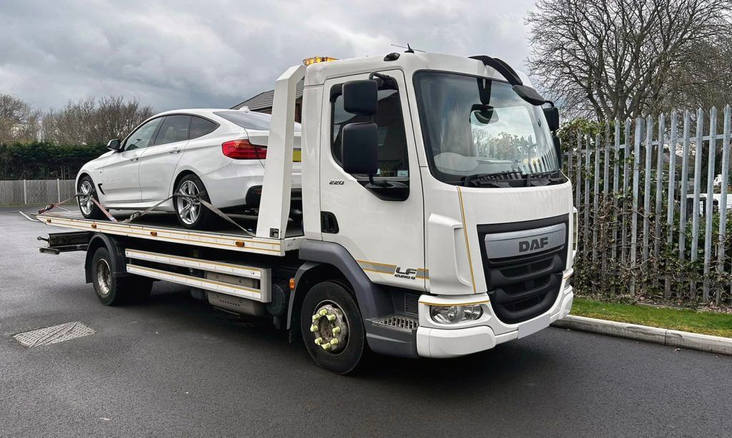 Emergency Car Towing Services: Fast and Reliable